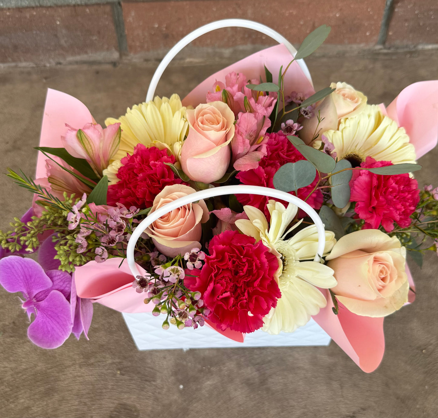 Flower Bag florist choice mix of flowers – Flowers By Lorena, Chino CA