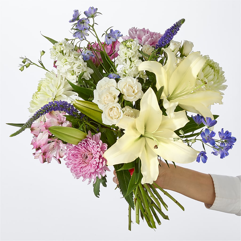 Winter Celebration Bouquet –  Flowers By Lorena, Chino CA