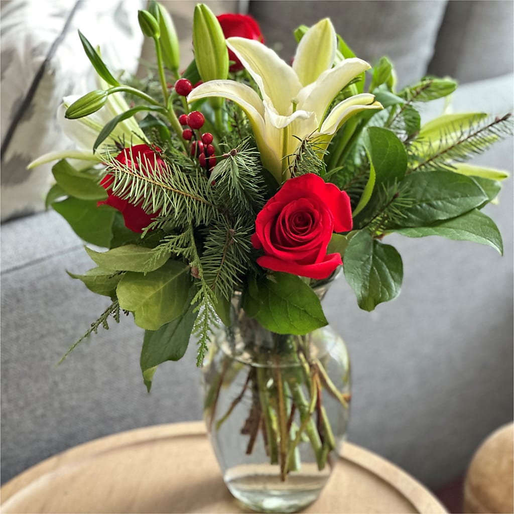 Sparkling Snowflakes Bouquet –  Flowers By Lorena, Chino CA